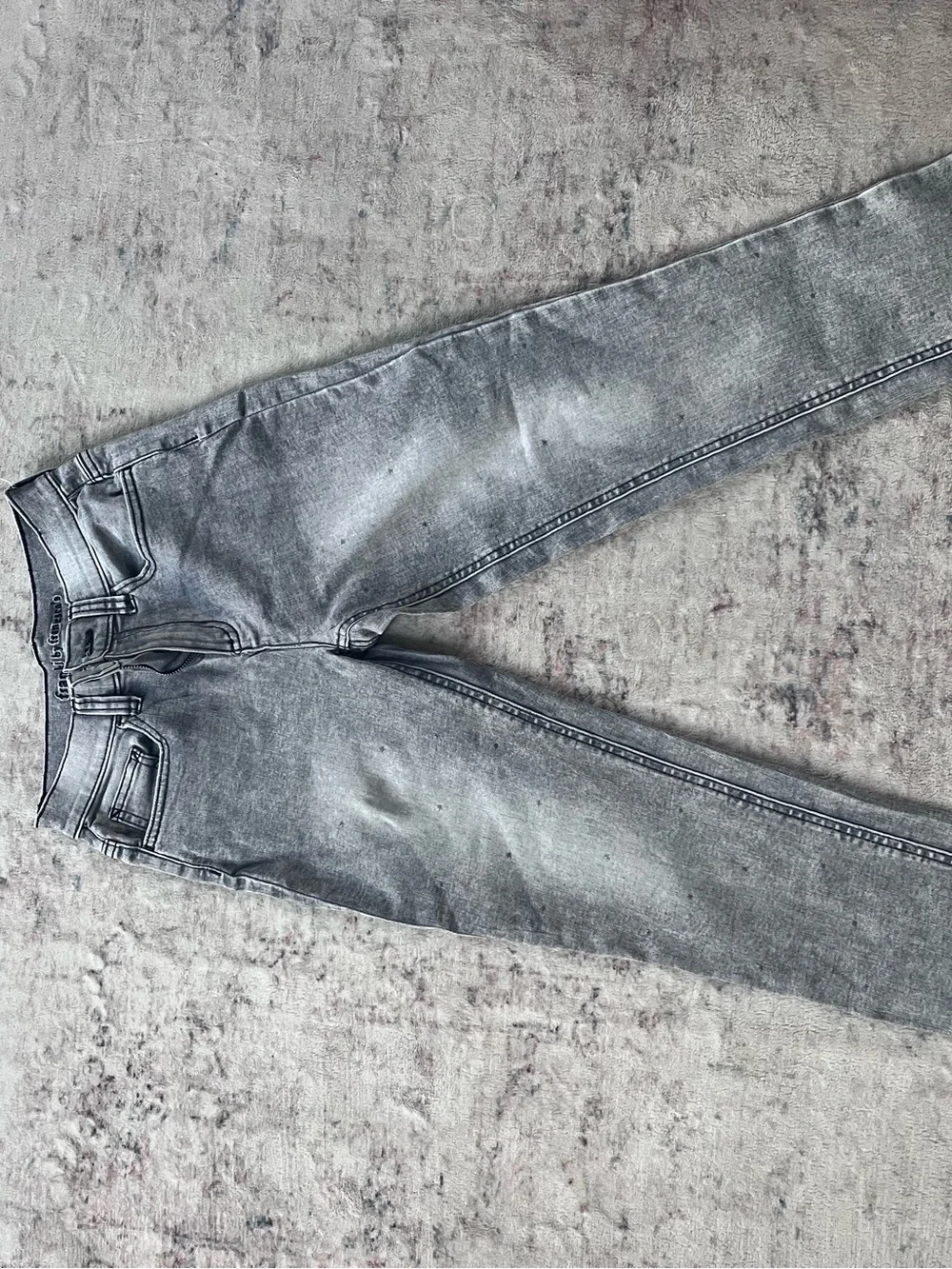 Francesca’s Girls Gray Straight Leg Stretch Jeans Size 9–10 (US 140)